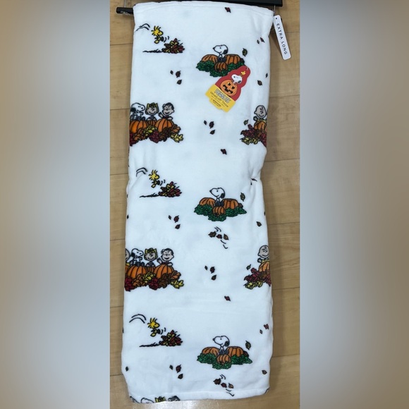 Peanuts Other - Peanuts Gang Snoopy Halloween Fall Pumpkin Patch Berkshire Blanket Throw NEW